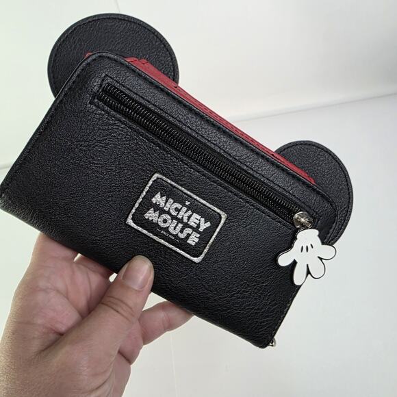 Disney Mickey Mouse 3D Wallet Wristlet Cell Phone Credit Cards Money Hand Zip - Picture 2 of 13